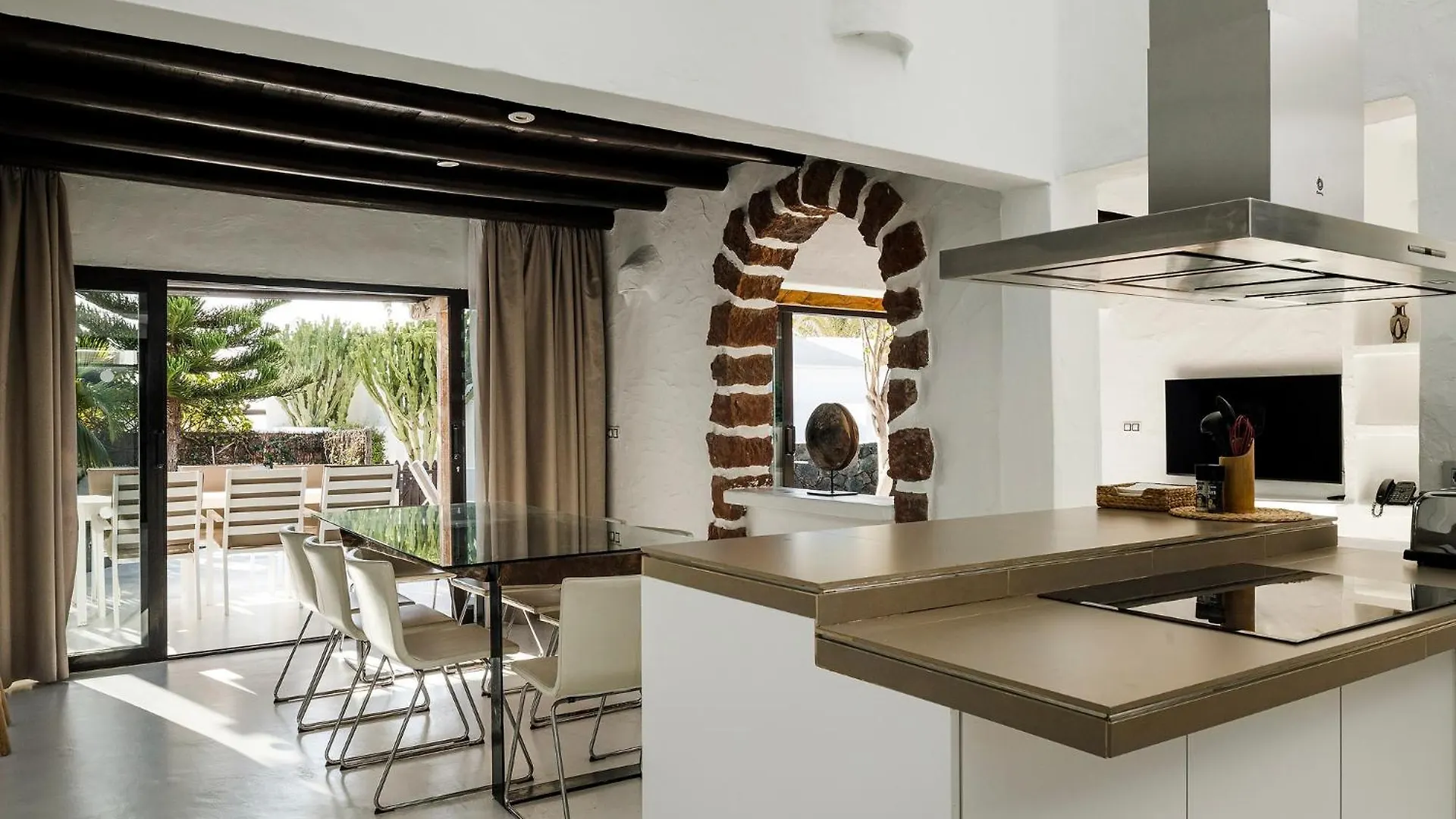 Kamezi Boutique Hotel Villas Playa Blanca