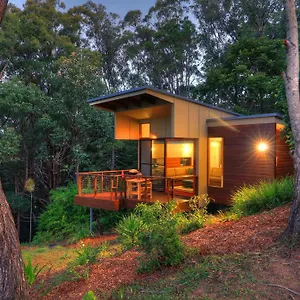  Lodge Ocean View Australia
