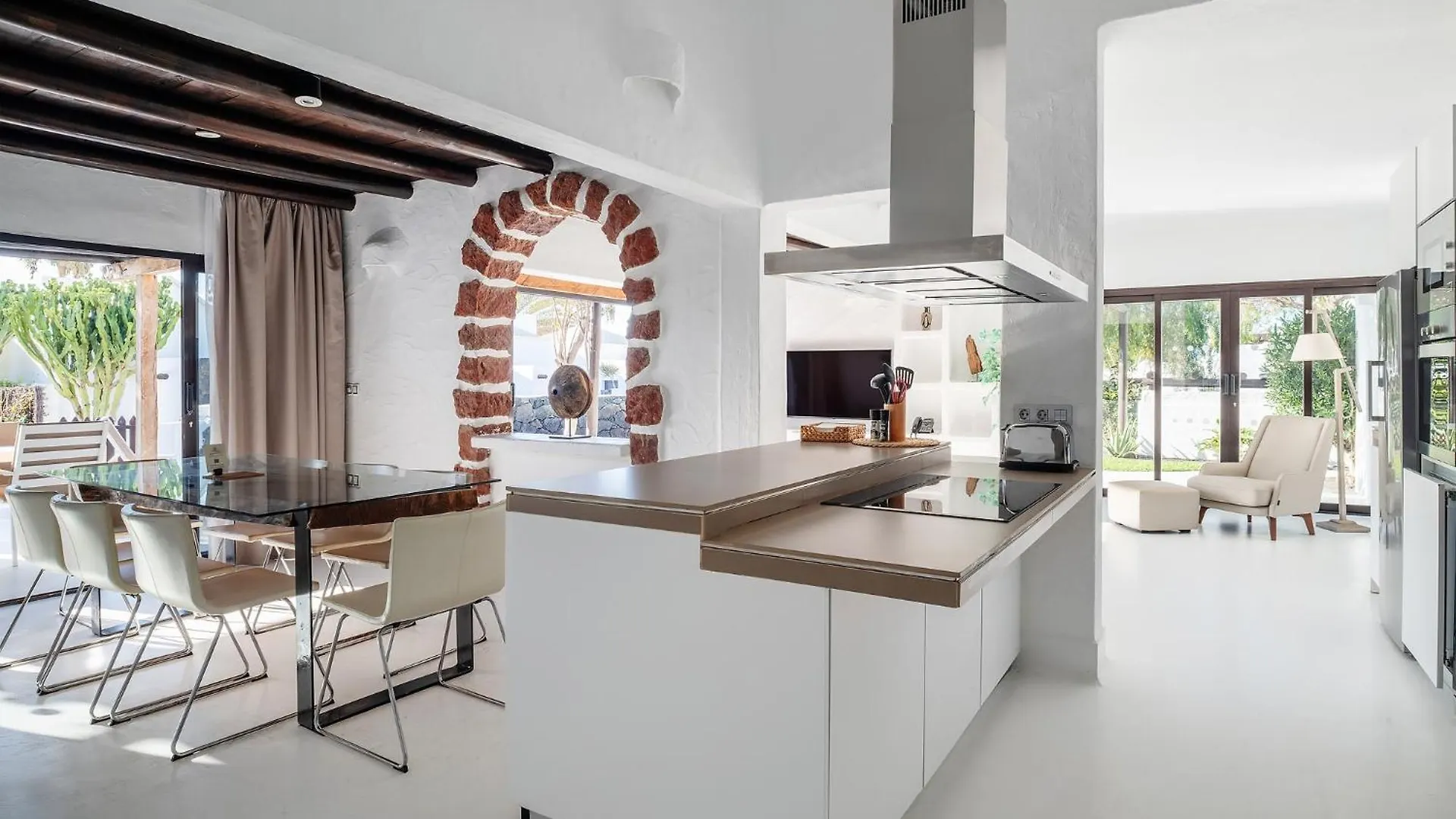 Kamezi Boutique Hotel Villas Playa Blanca  Spain