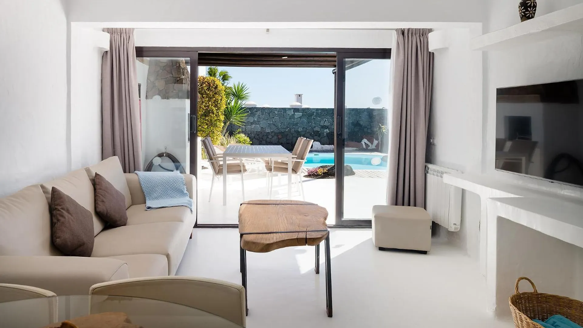 Kamezi Boutique Hotel Villas Playa Blanca