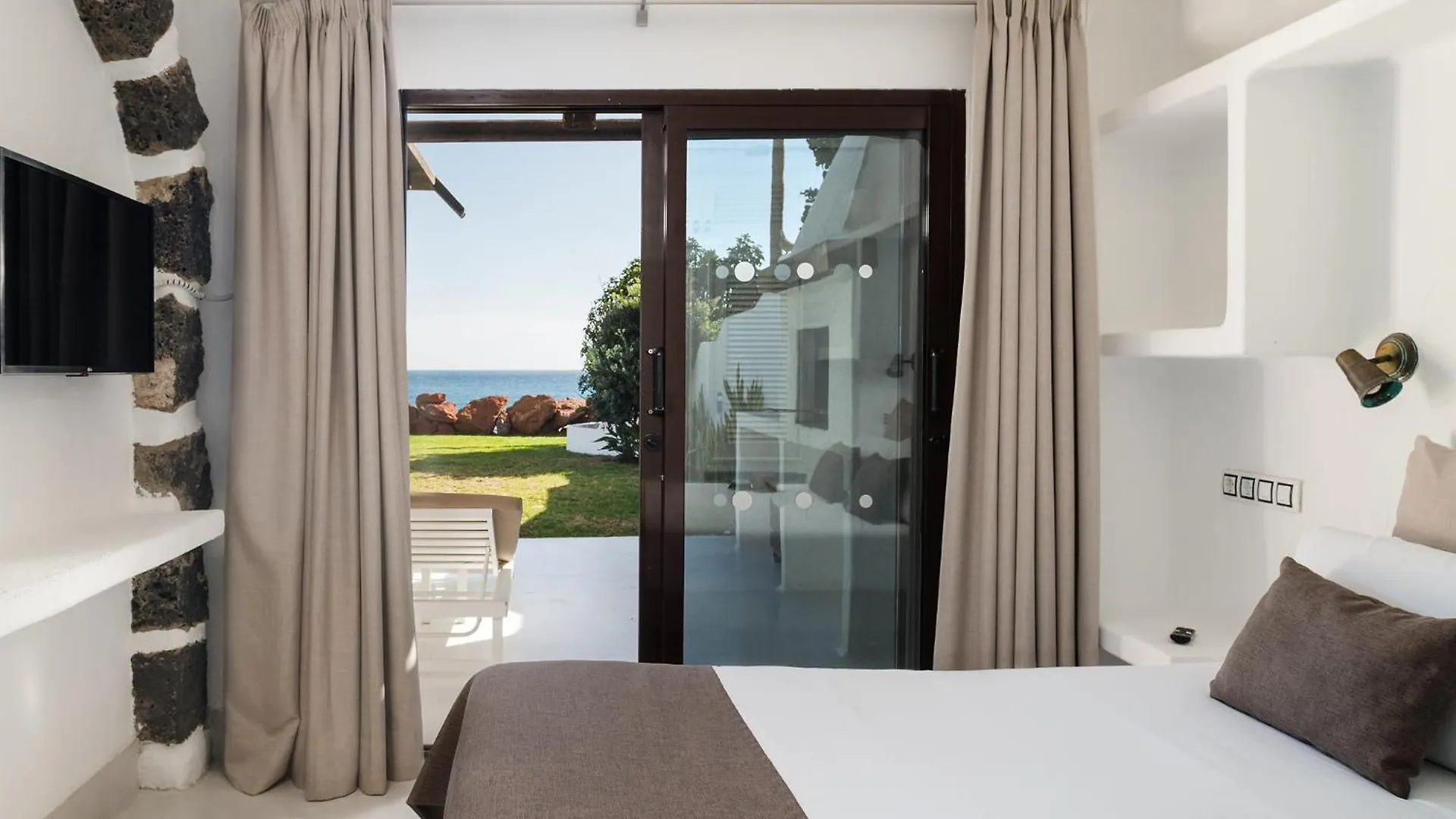 Kamezi Boutique Hotel Villas Playa Blanca  Spain
